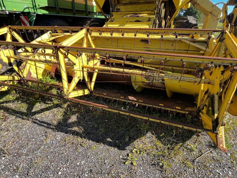 New Holland Clayson M133
