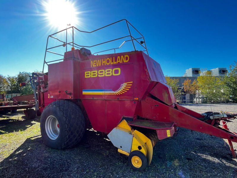 New Holland BB980