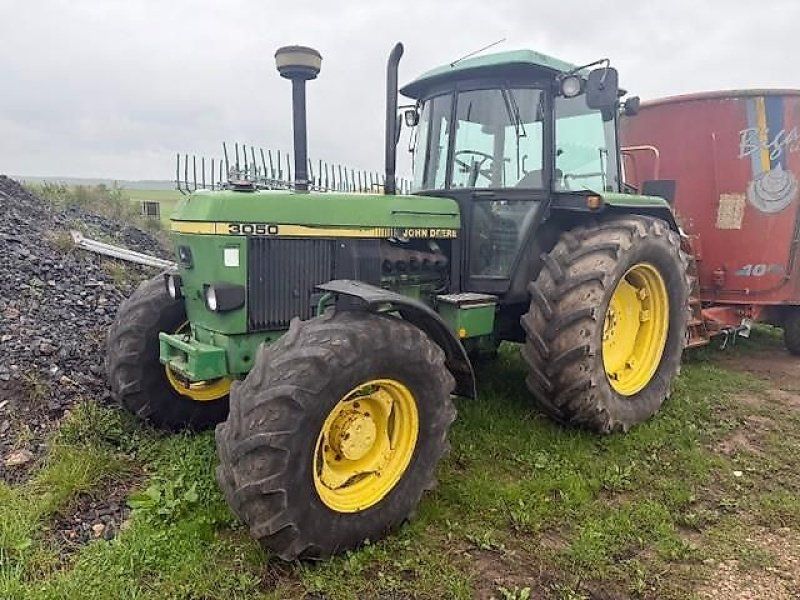 John Deere 3050