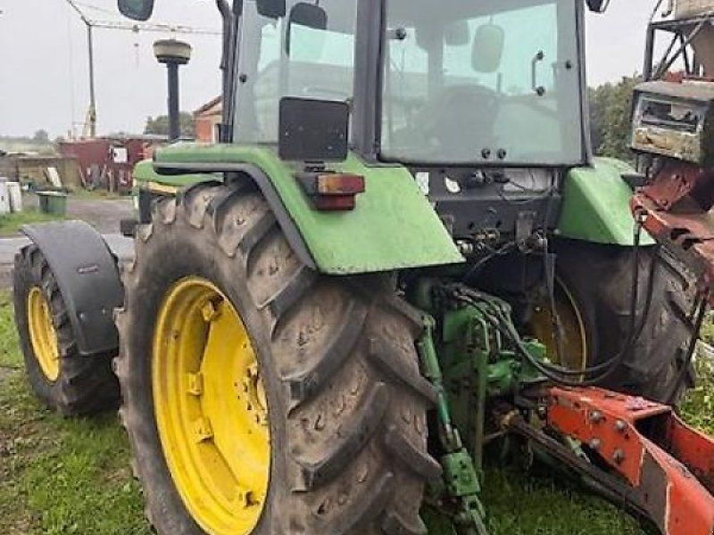 John Deere 3050