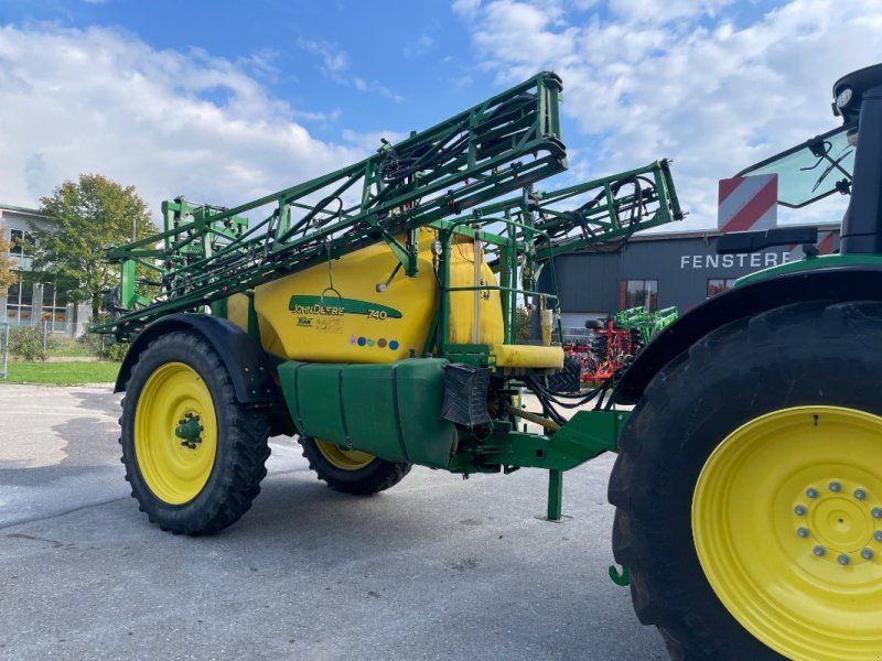 John Deere 740