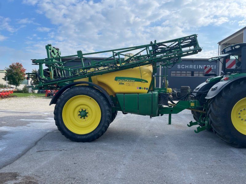 John Deere 740