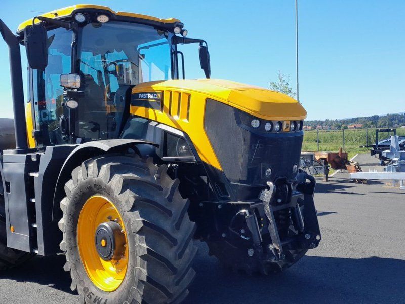 JCB 8330