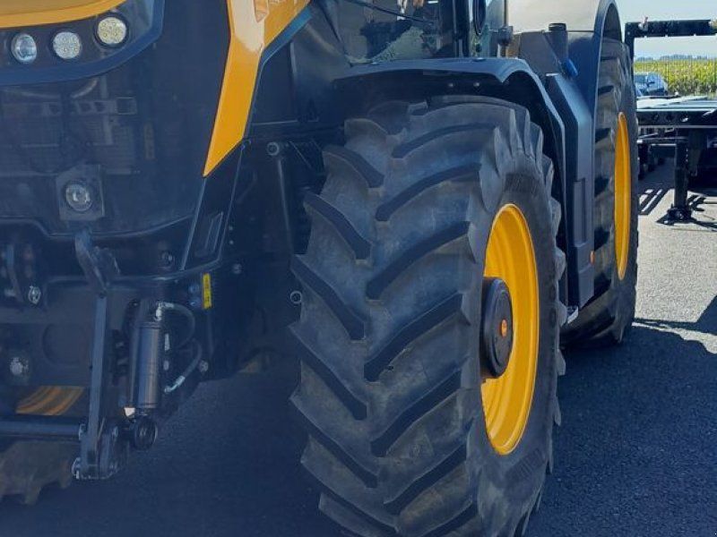 JCB 8330