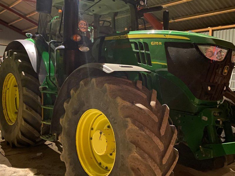 John Deere 6215R