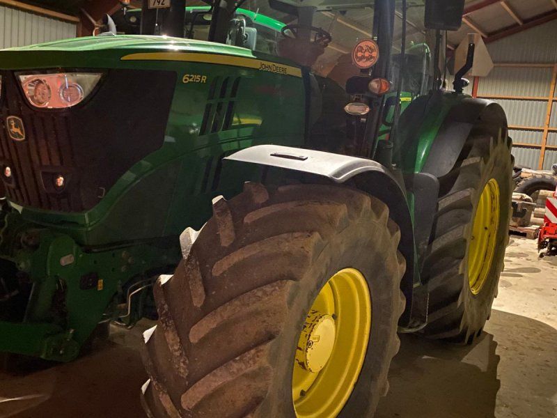 John Deere 6215R