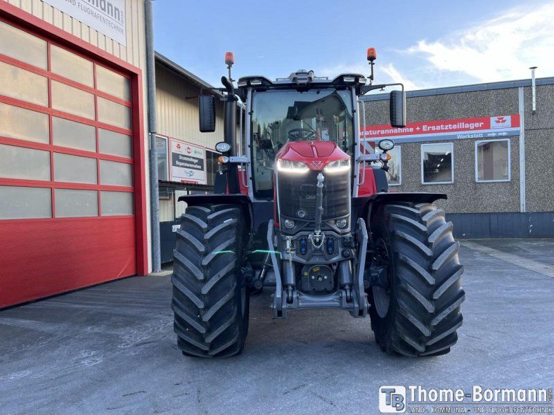 Massey Ferguson 8S.305 Dyna-VT Exclusive
