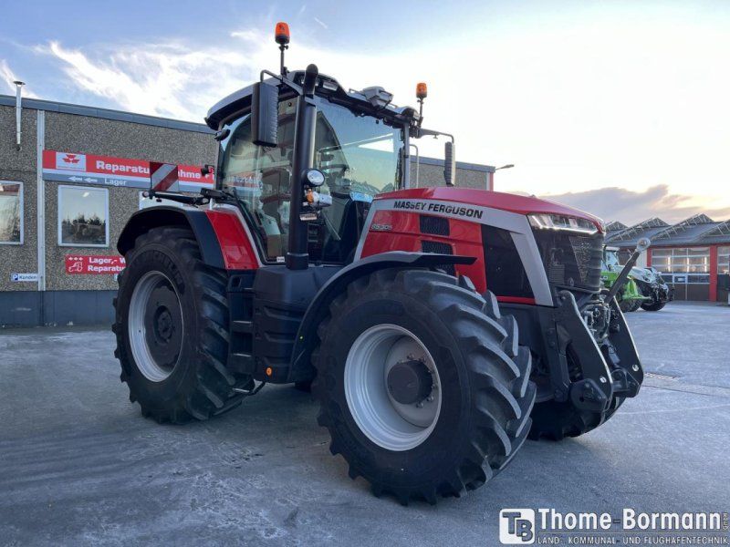 Massey Ferguson 8S.305 Dyna-VT Exclusive