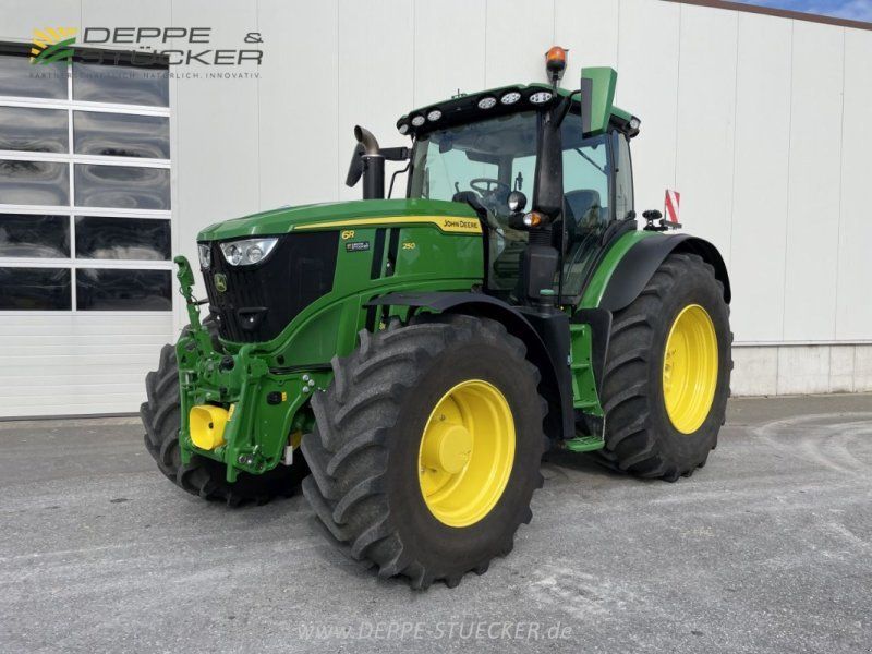 John Deere 6R 250