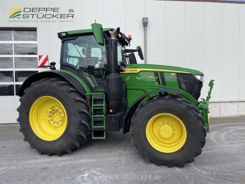John Deere 6R 250