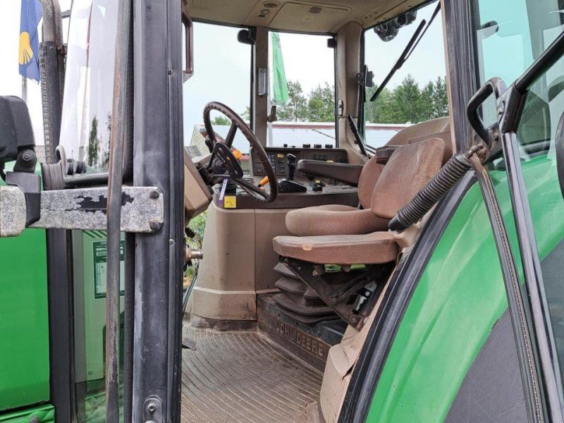 John Deere 6920