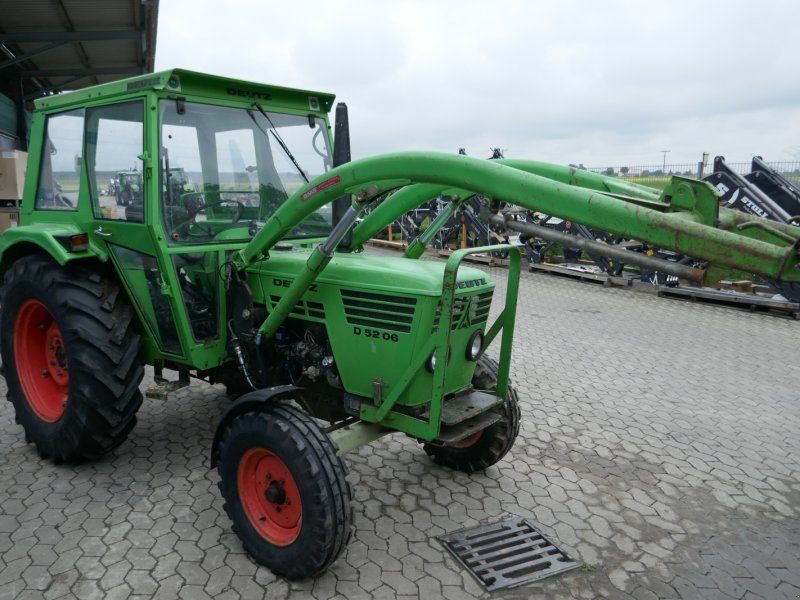 Deutz-Fahr 5206 mit Hydrolenkung, Kabine und Frontlader. Echt guter Zustand