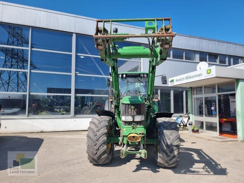 John Deere 6820