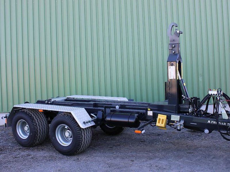 Pronar T 185/1 Hakenanhänger 15 to Parabel-Fahrwerk