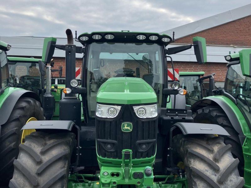 John Deere 6R 215