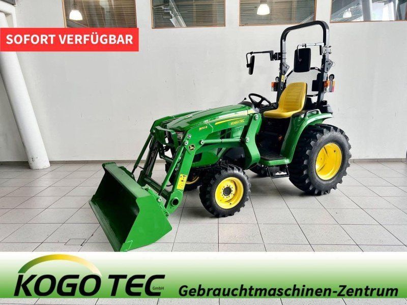 John Deere 3038E