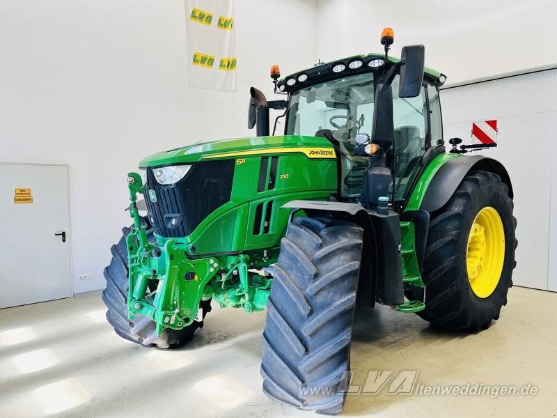 John Deere 6R 250