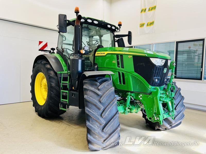 John Deere 6R 250