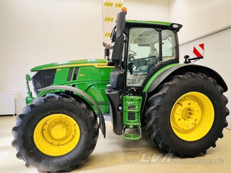 John Deere 6R 250