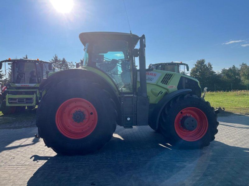 Claas Axion 830 CMatic