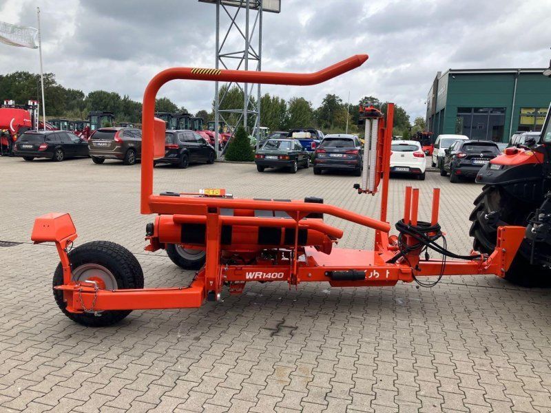 Kubota WR1400