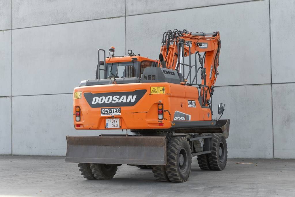 Doosan DX 140 W