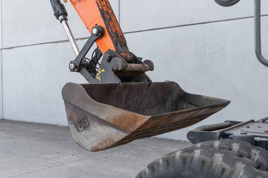 Doosan DX 140 W