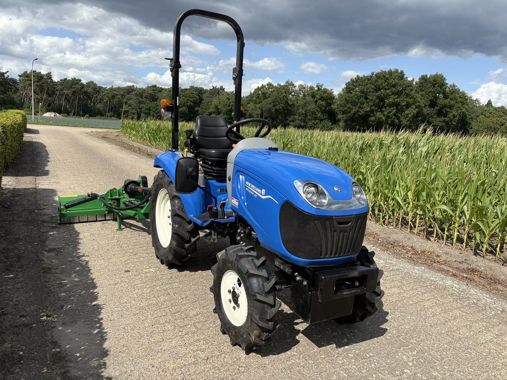 New Holland Boomer 25