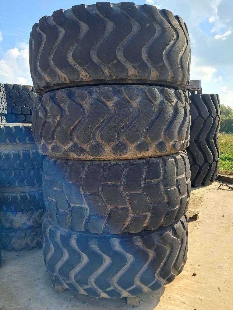Komatsu WA380 4x RIM ASSY 423-30-62201