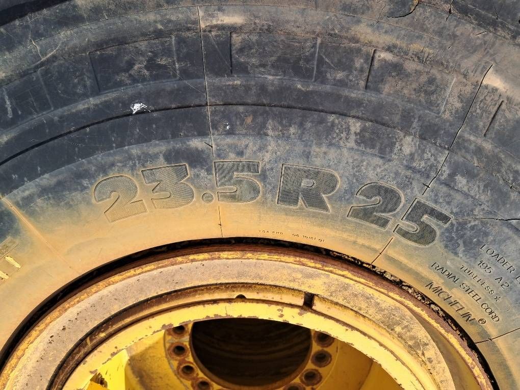 Komatsu WA380 4x RIM ASSY 423-30-62201