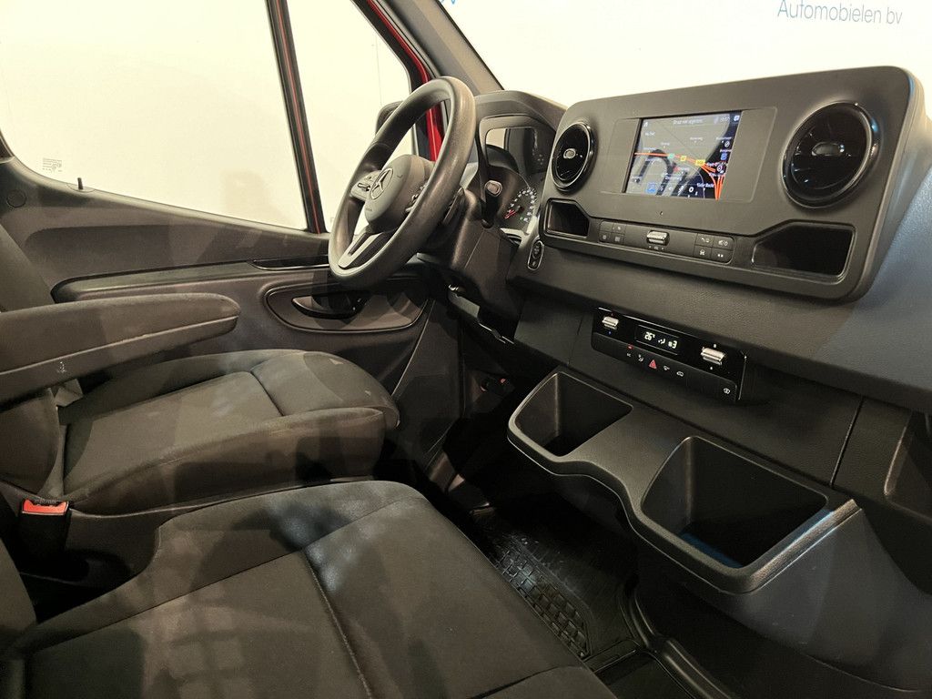 Mercedes-Benz Sprinter 317 CDI L2 RWD Automaat Open Laadbak / Euro 6 / Trekhaak 3500 KG / Airco / Cruise Control / CarPlay / Navigatie / 64.150 KM !!