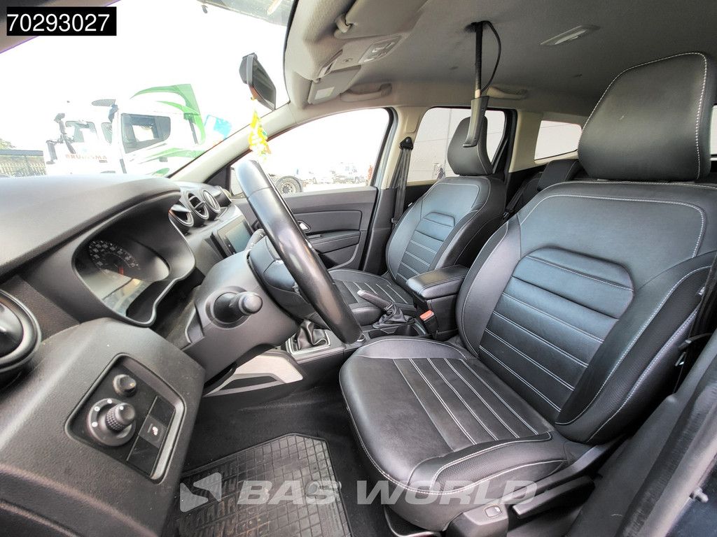 Dacia Duster MOTOR DEFECT! Navi Airco Cruise LED Camera Parkeersensoren Euro6