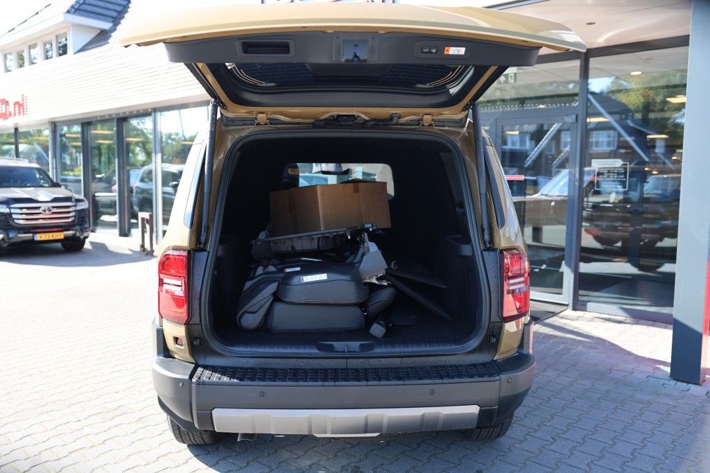 Toyota Landcruiser 250 2.8 D-4D 5DRS EXECUTIVE A/T VAN MET SCHUIFDAK BPM VRIJ