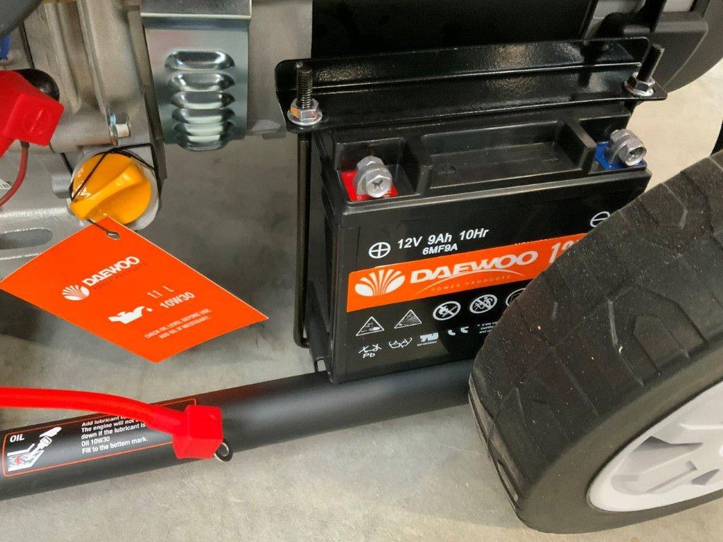 Generator Daewoo GDAX9250E-3 Benzin 6,5kVA Neu 4 Stück