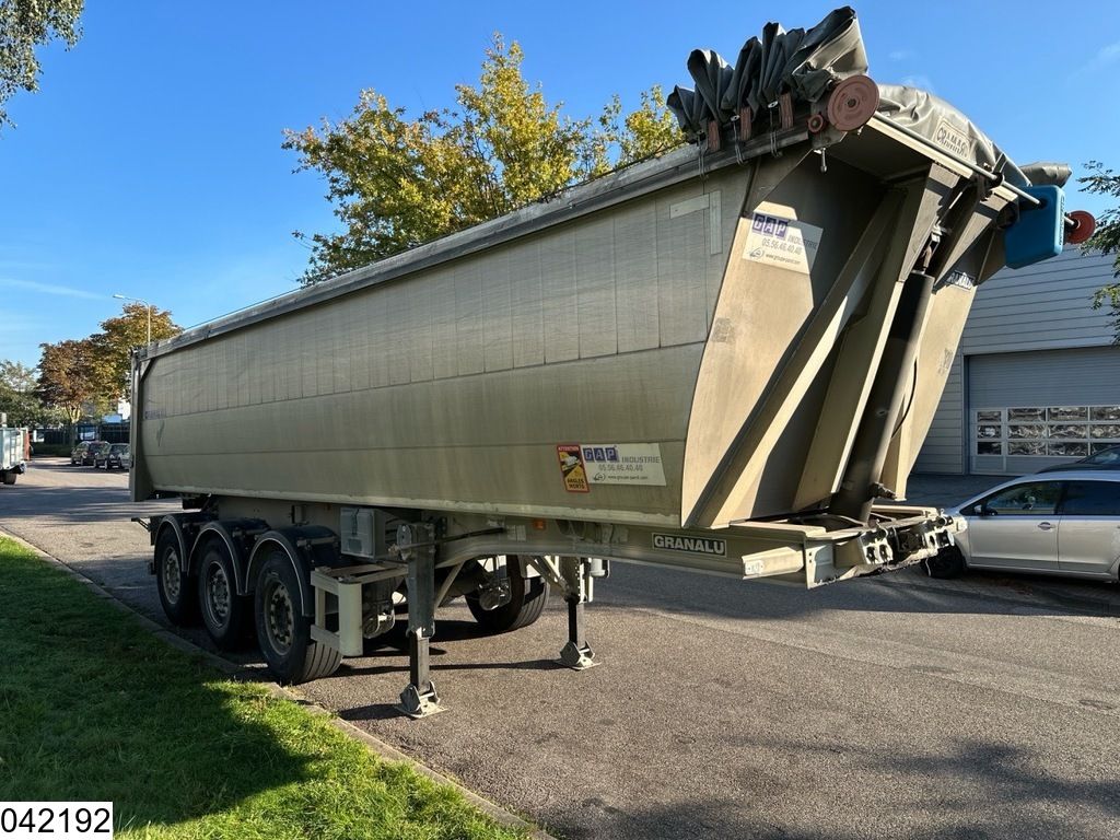 Granalu kipper 28m3