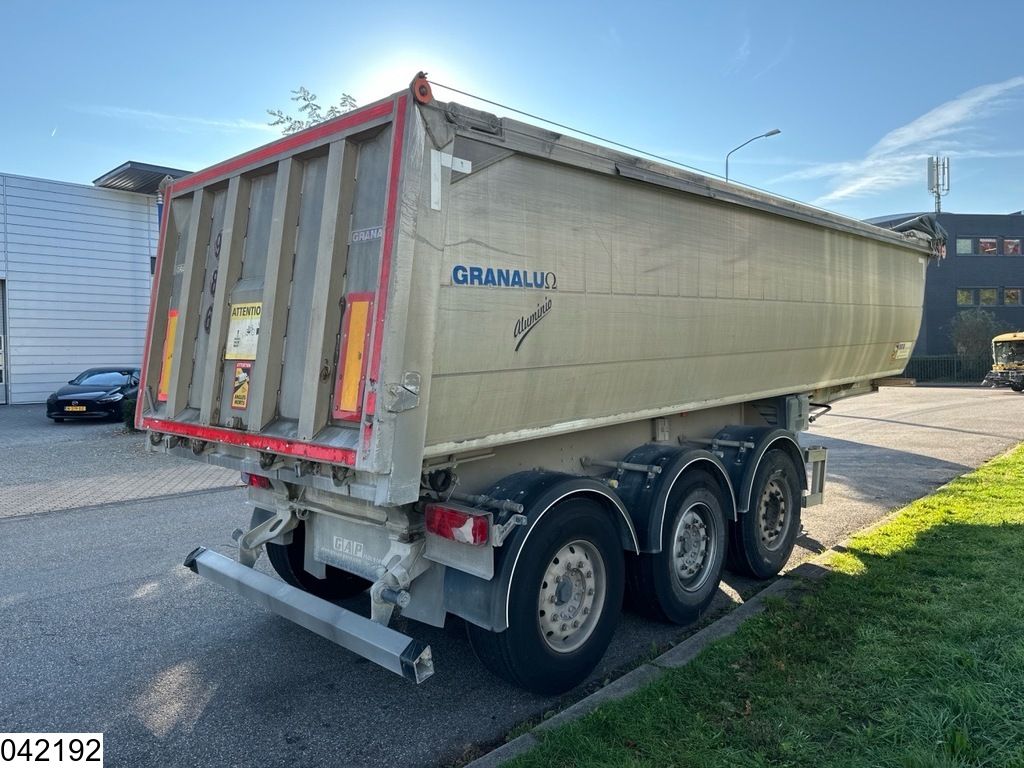 Granalu kipper 28m3