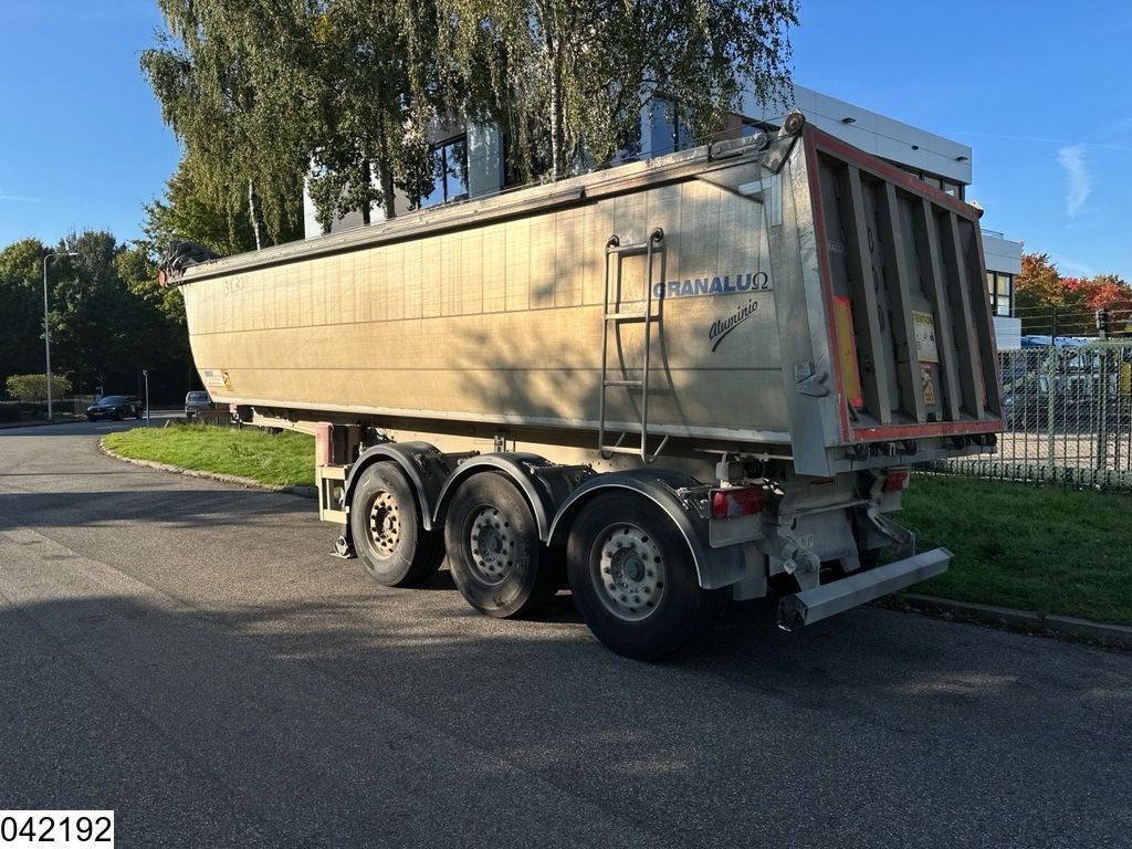 Granalu kipper 28m3