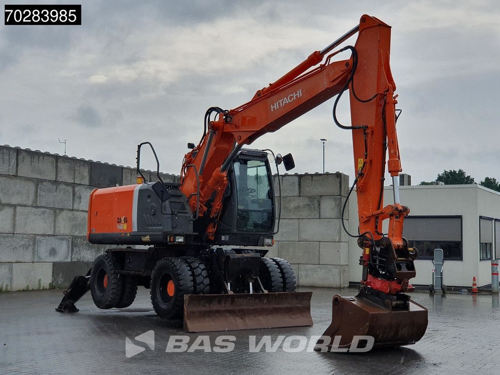 Hitachi ZX140W -3 OUTRIGGERS - ROTOTILT