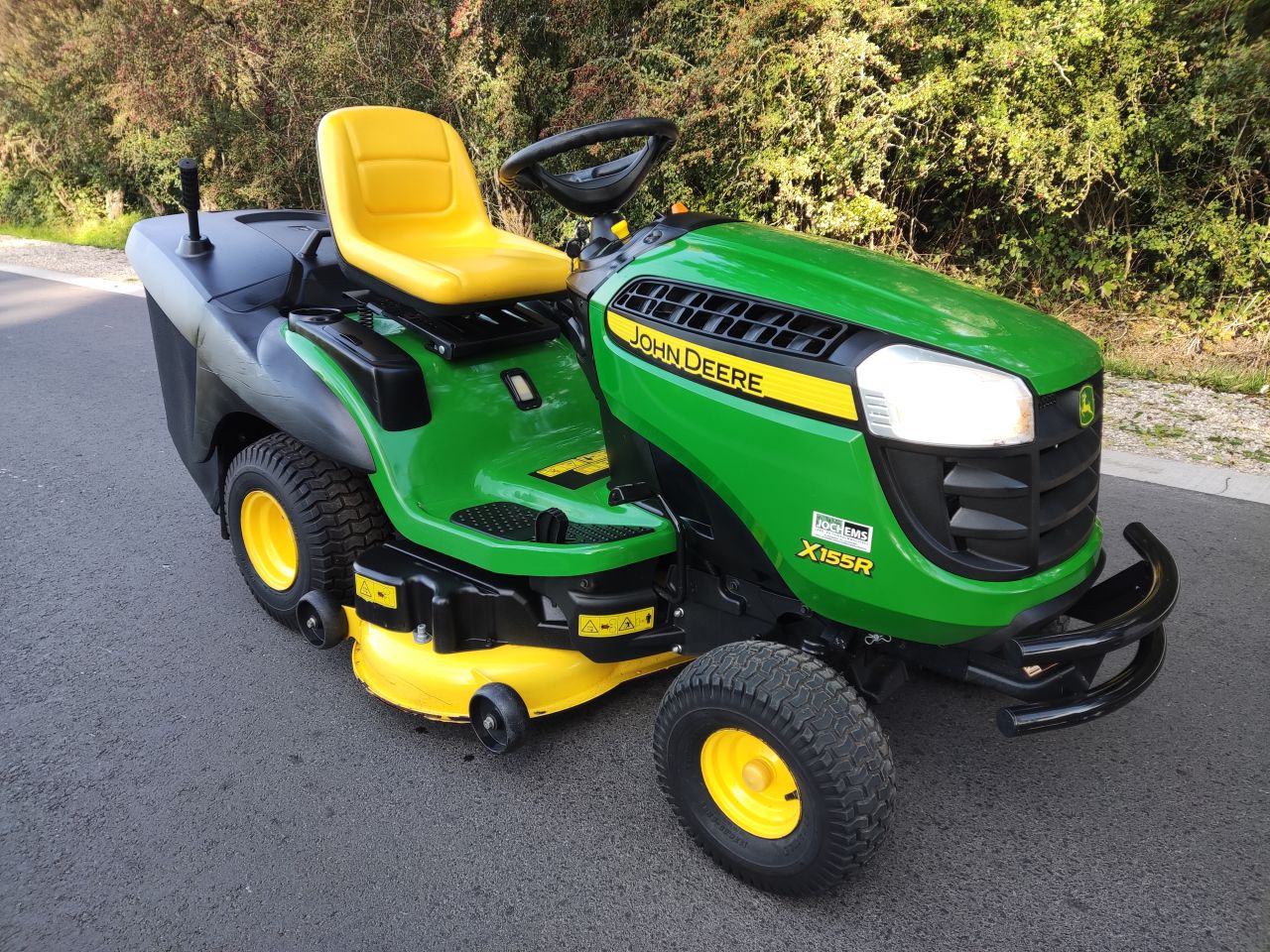 JOHN DEERE zitmaaier (type X155R, 18 pk V-Twin, NIEUWSTAAT!)
