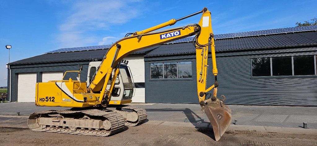 Kato HD512 E
