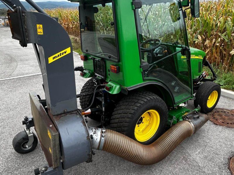 John Deere 2320