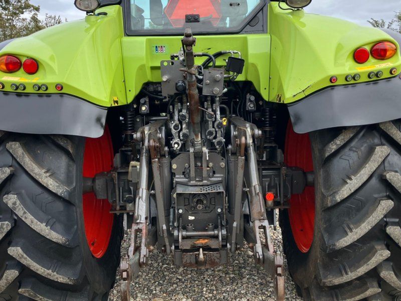 Claas Arion 640