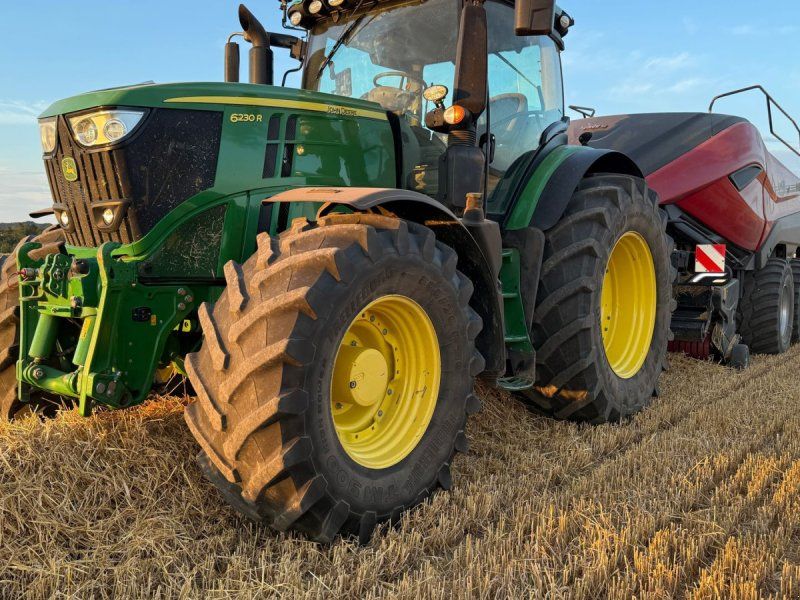 John Deere 6250R 6230r