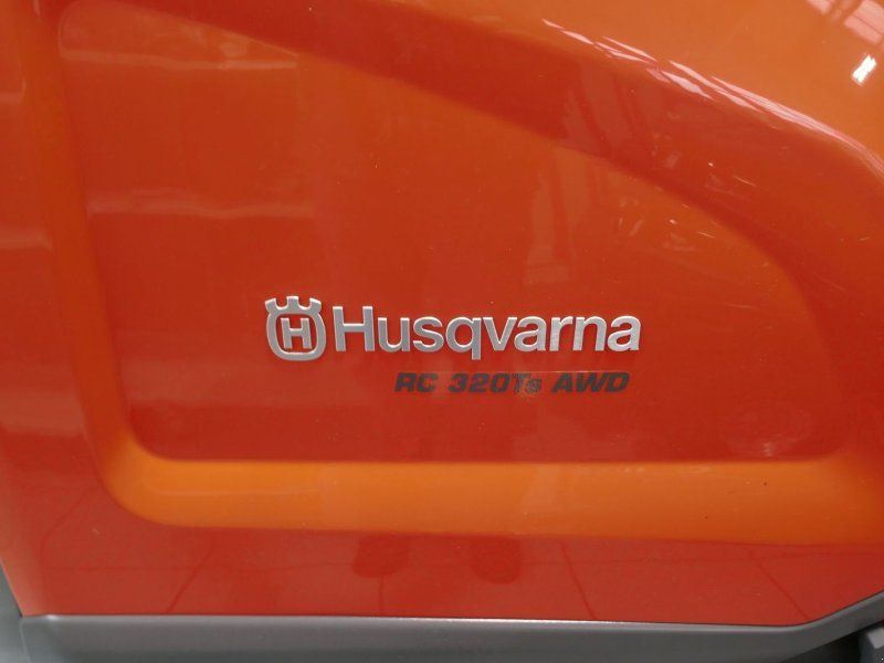 Husqvarna RC 320 TS AWD