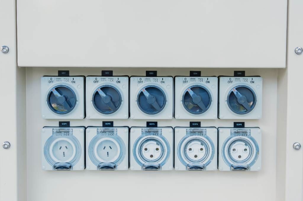 BES30S3 All-In-One Energy System - 30 kVA-30.7 kWh