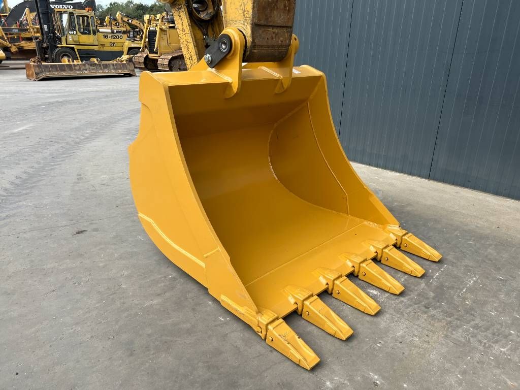 CAT 329E L
