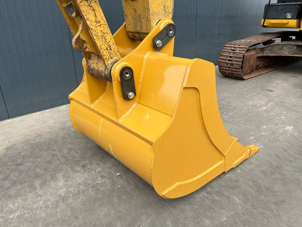 CAT 329E L