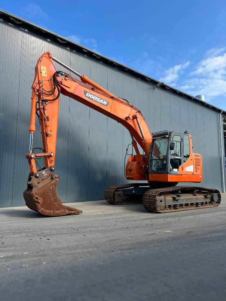 Doosan DX235LCR