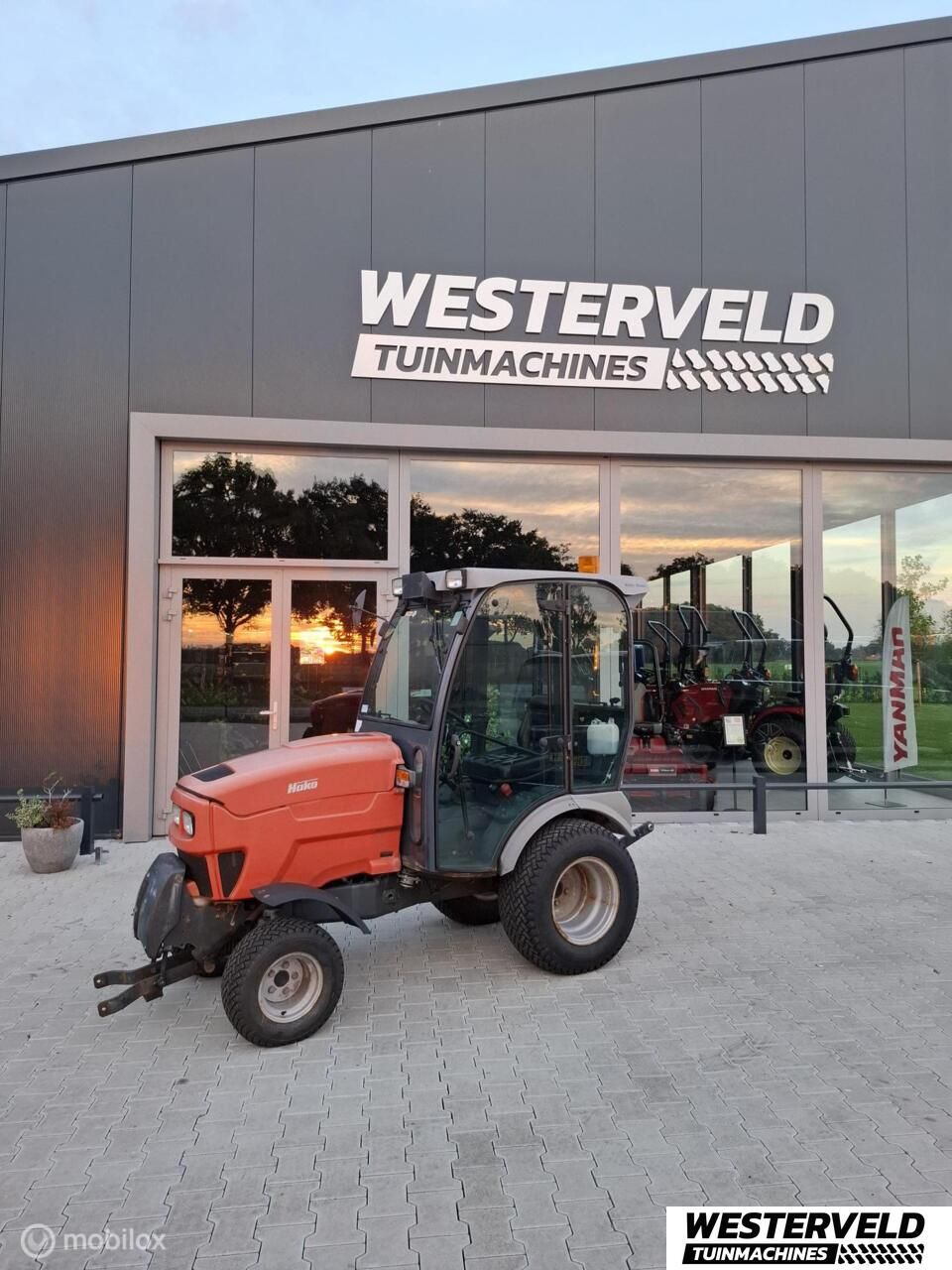 Gebruikte Hako 2650 DA mini tractor met cabine hydrostaat