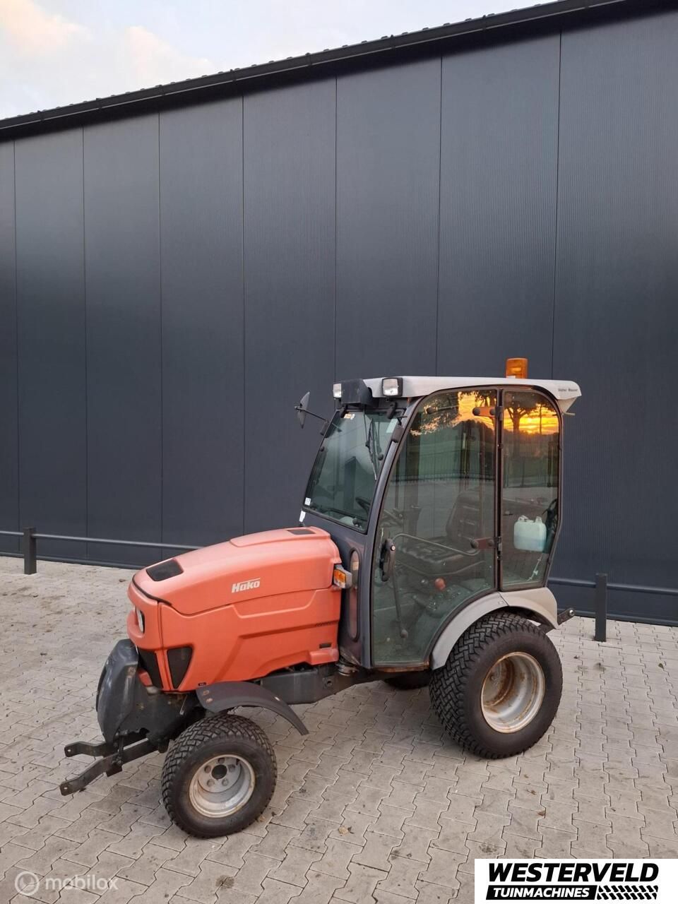 Gebruikte Hako 2650 DA mini tractor met cabine hydrostaat